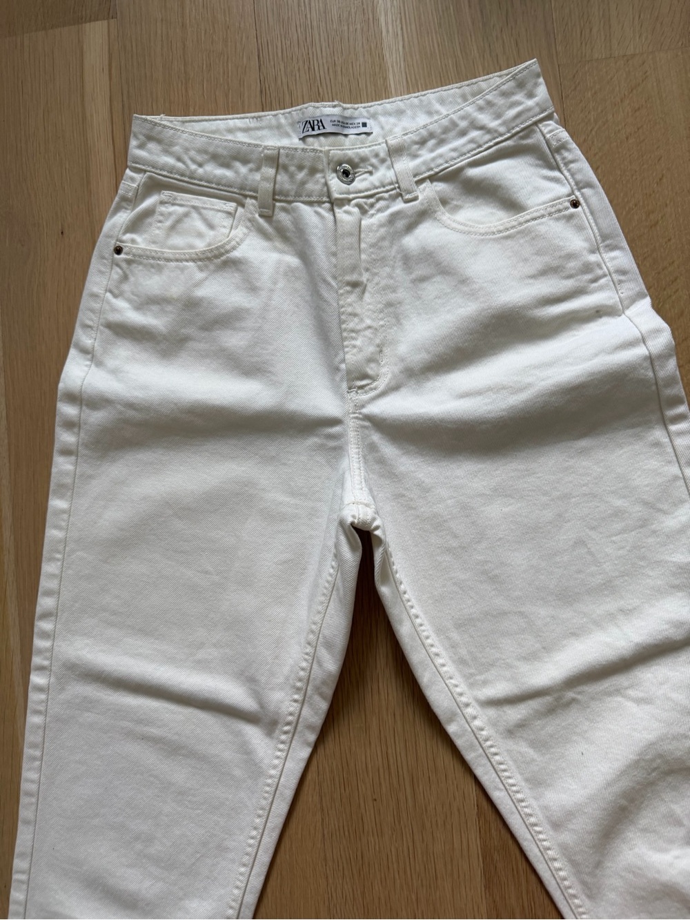 ZARA High-Rise Cream/Taupe Jeans with Raw Hem - Picture 2 of 3